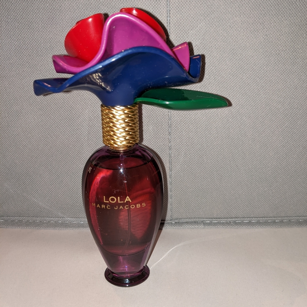 Marc Jacobs Lola 1.7 oz Eau de Parfum Spray -- FREE SHIP! 95% full